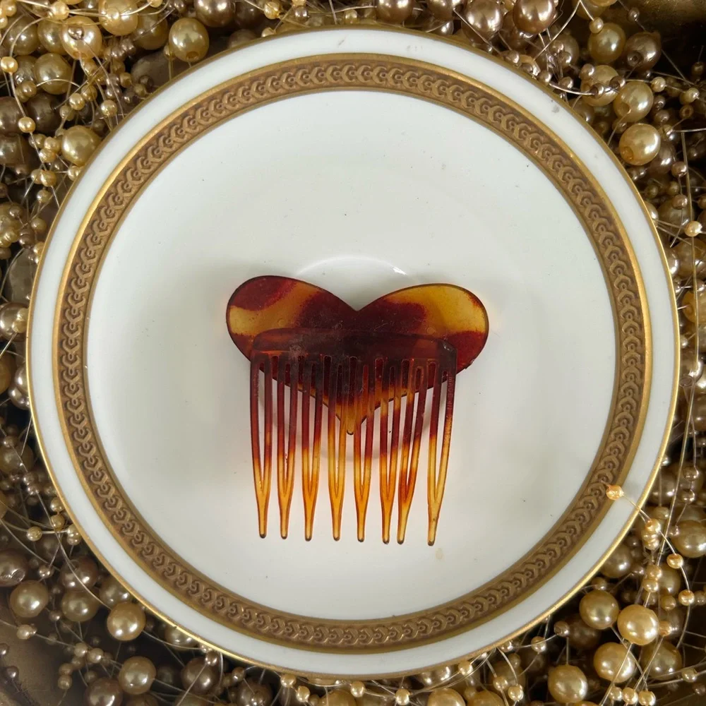 Vintage Heart-Shaped Tortoiseshell Hair Comb
